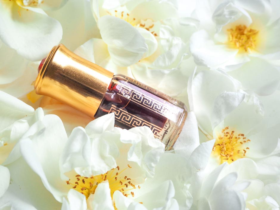 Discover the magic of oriental scents with a single drop of Arabic perfume oil